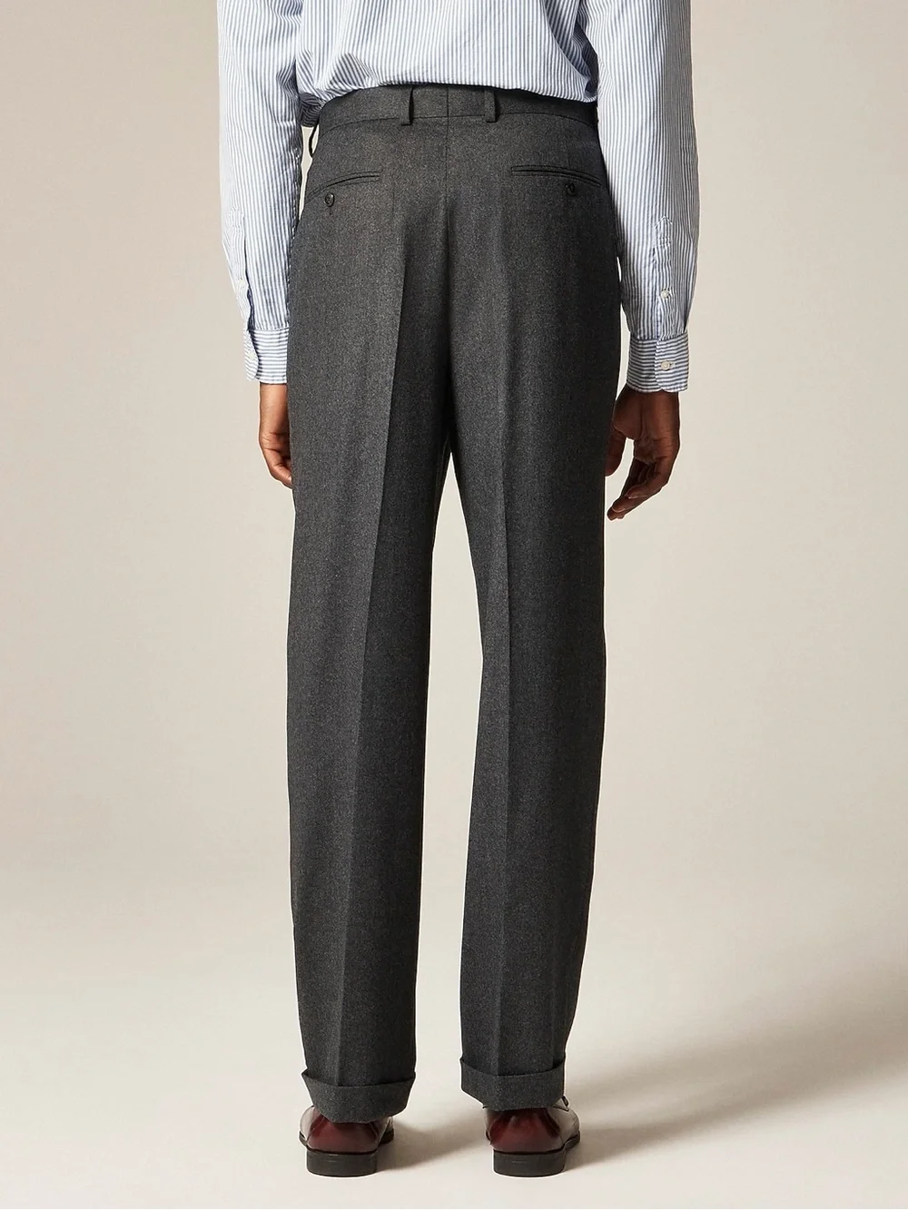J crew charcoal Relaxed-fit single-pleat trouser in Italian wool flannel - Picture 3 of 4
